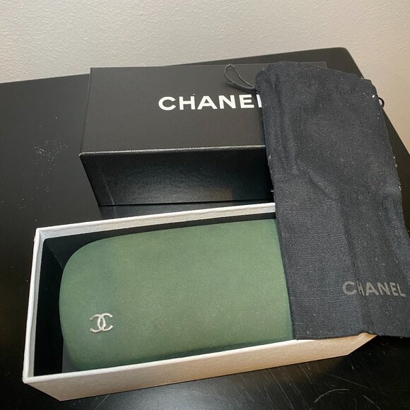 Chanel Green Suede Sunglasses Case (case only) - Picture 2 of 4